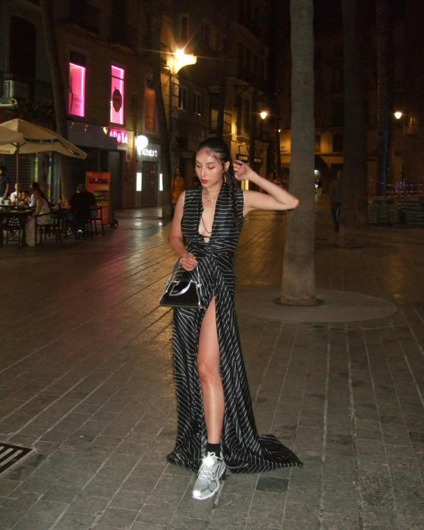 陸浩明女友遊台水著放題曬火辣身材！ 6號被指褲浪位有異樣：泳褲搶哂鏡 