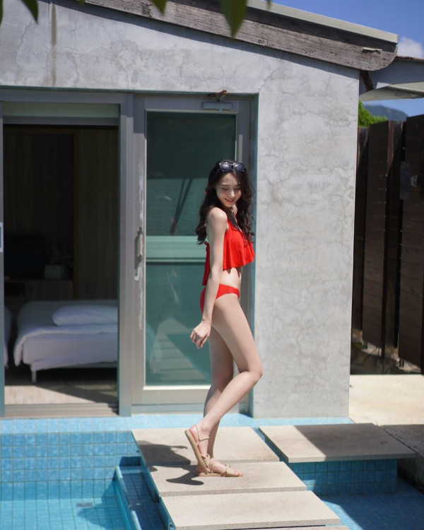 陸浩明女友遊台水著放題曬火辣身材！ 6號被指褲浪位有異樣：泳褲搶哂鏡 