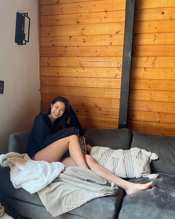 劉穎鏇現身澳門真實身形似巨人！腰線到粉絲心口晒44吋半長腿！ 