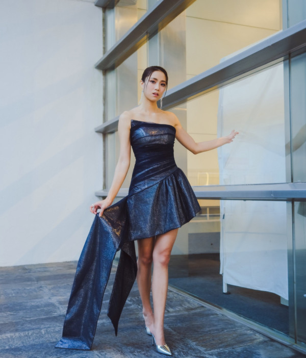 劉穎鏇現身澳門真實身形似巨人！腰線到粉絲心口晒44吋半長腿！ 