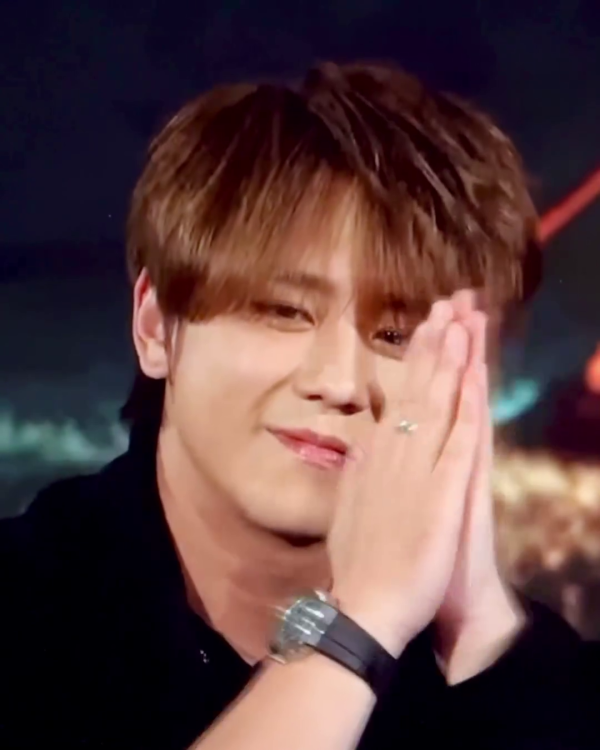 小紅書網民澳門與姜濤合照 強調冇P圖 意外揭瘦回出道時顏值 