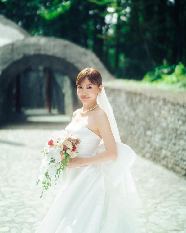 TVB女星蔣家旻日本輕井澤舉行婚禮!嫁電視台高層男友 甜蜜婚照曝光