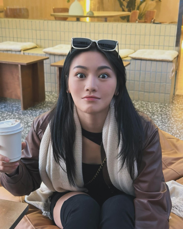 《愛回家》30歲小花遊越南富國島狂晒靚相!螢光粉色泳衣露事業線!