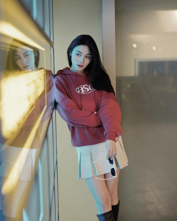 《愛回家》30歲小花遊越南富國島狂晒靚相!螢光粉色泳衣露事業線!