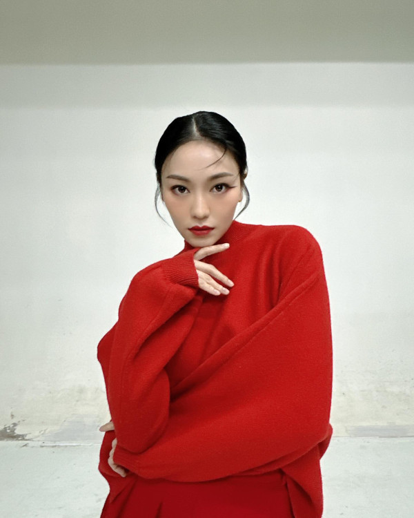 《愛回家》30歲小花遊越南富國島狂晒靚相!螢光粉色泳衣露事業線!