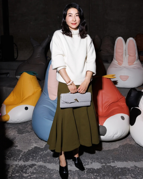 舒淇成都搭飛機返港狀態跌watt？包到冚仍難掩倦容 網友全憑一個特徵認出 