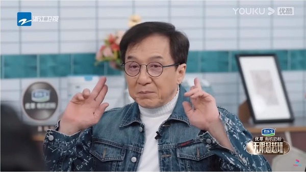 「巴西成龍」劈椰子影片網上瘋傳 與本尊勁似樣！2線索被指是AI合成？ 