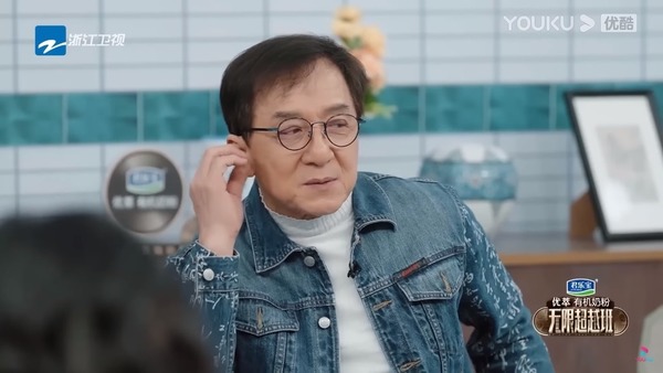 「巴西成龍」劈椰子影片網上瘋傳 與本尊勁似樣！2線索被指是AI合成？ 