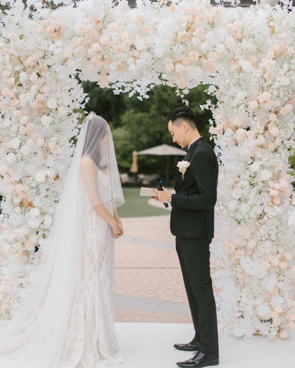 30歲拜金港姐撇甩老公獨遊西藏！着傳統服飾濃妝寫真罕有密實！ 