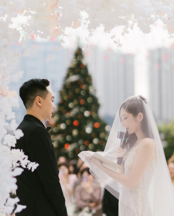 30歲拜金港姐撇甩老公獨遊西藏！着傳統服飾濃妝寫真罕有密實！ 