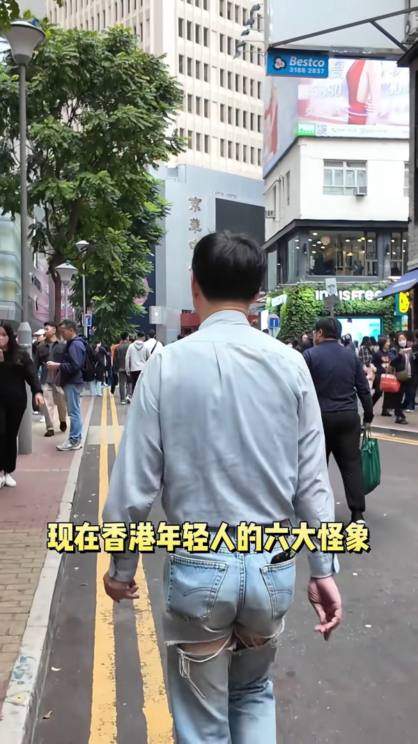 海口機場廣告霸屏88塊連播8日婚訊！新人留兩圍迎「亂入」賓客 