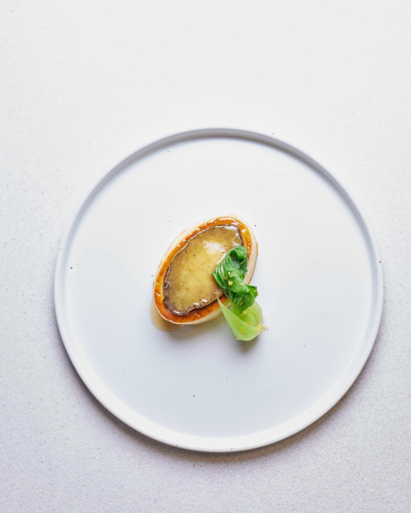 黑白大廚超高人氣大廚遭前妻爆出軌 曾在前妻有新對象後要脅「用刀捅你」 對話大曝光