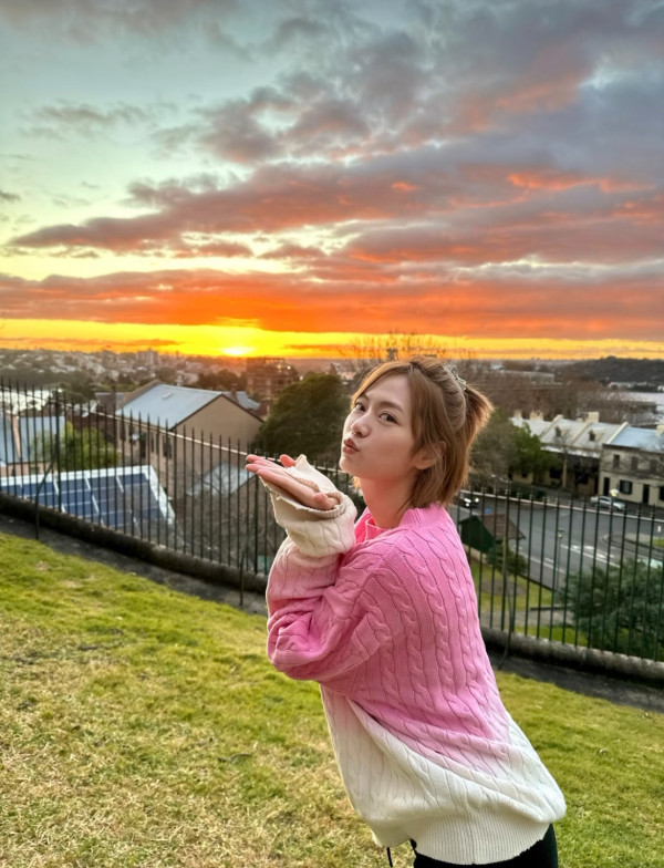 舒淇成都搭飛機返港狀態跌watt？包到冚仍難掩倦容 網友全憑一個特徵認出 