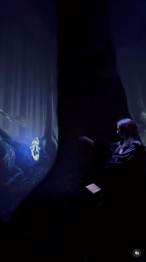 TVB「A0女神」激罕甫泳裝照 酒店泳池游夜水大騷美背 網友：索到暈！ 