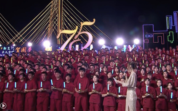 十一國慶｜電離層閃爍致無人機表演取消 專家指定位受影響 勉強起飛恐出意外 