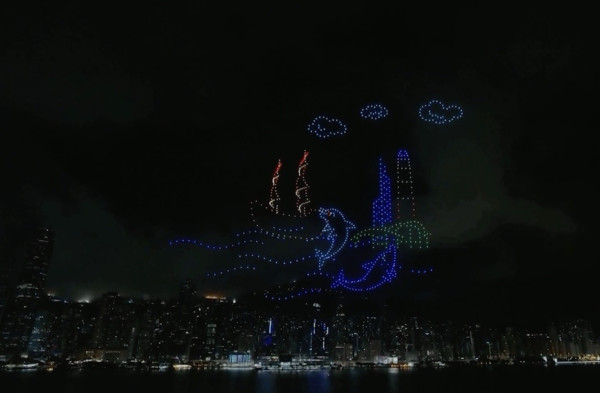 十一國慶｜電離層閃爍致無人機表演取消 專家指定位受影響 勉強起飛恐出意外 