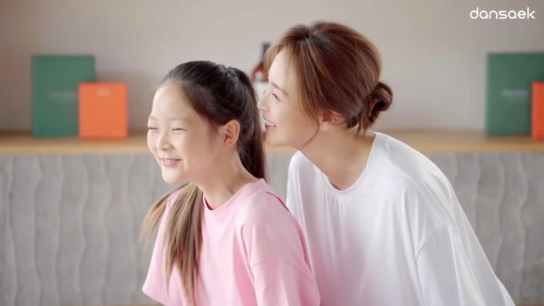 《超人回來了》秋小愛13歲生日!父母PO相慶祝感性落淚!近照判若兩人