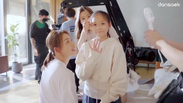 《超人回來了》秋小愛13歲生日!父母PO相慶祝感性落淚!近照判若兩人