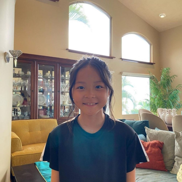 《超人回來了》秋小愛13歲生日!父母PO相慶祝感性落淚!近照判若兩人