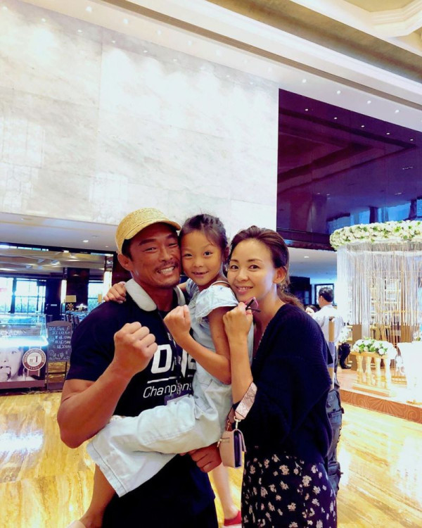 《超人回來了》秋小愛13歲生日!父母PO相慶祝感性落淚!近照判若兩人