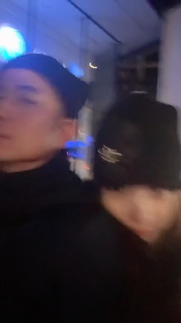 郭富城夫妻蜜遊英國街頭自拍 方媛發嗲功問5個字Aaron冧爆甜笑 