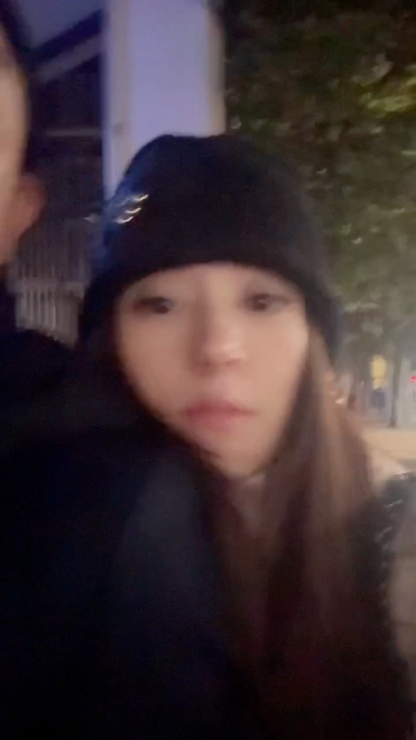 郭富城夫妻蜜遊英國街頭自拍 方媛發嗲功問5個字Aaron冧爆甜笑 