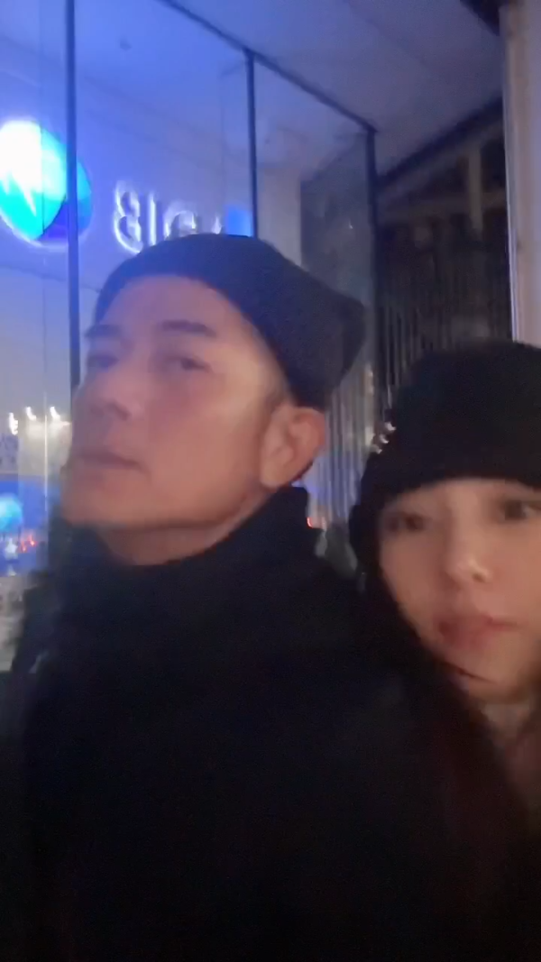 郭富城夫妻蜜遊英國街頭自拍 方媛發嗲功問5個字Aaron冧爆甜笑 