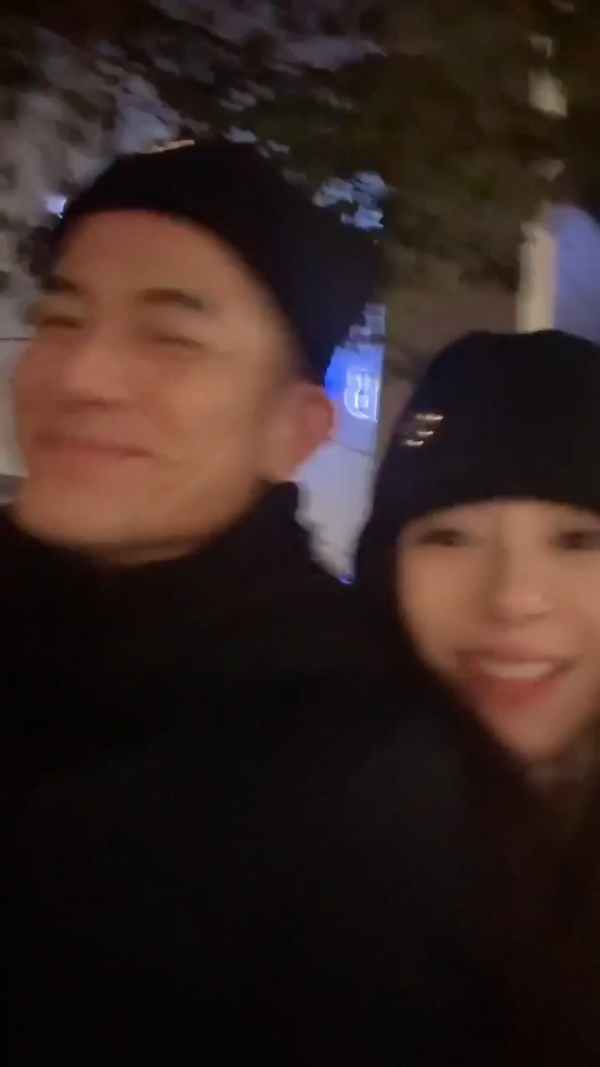 郭富城夫妻蜜遊英國街頭自拍 方媛發嗲功問5個字Aaron冧爆甜笑 