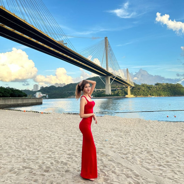 舒淇成都搭飛機返港狀態跌watt？包到冚仍難掩倦容 網友全憑一個特徵認出 