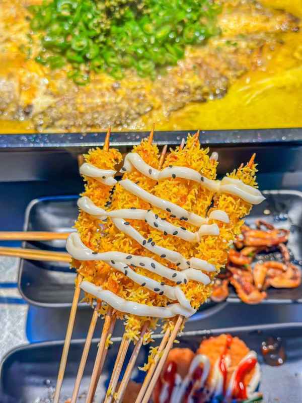 KK MALL｜來源：深圳地鐵、小紅書@跳舞的蓬蓬裙、小紅書@花喵喵、小紅書@暴飲暴食～瑜伽導師Rachel、小紅書@舉個栗子、小紅書@快樂星球、小紅書@耶耶美食、小紅書@莉莉兔子、太二酸菜魚官網、小紅書@蕉下見鹿、小紅書@憨居居-一起吃飯啦、小紅書@花花還能吃億口、小紅書@荔枝飽飽、小紅書@小福星、小紅書@墨鏡喵、番茄口袋、小紅書@會拍的梁波萬、小紅書@小秘書食記、小紅書@深圳吃貨課代表