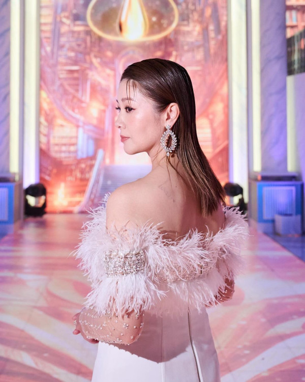 直指老婆「好貪錢」
