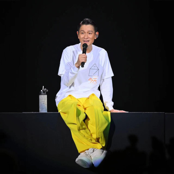 劉德華14歲愛女激罕露面似足媽咪朱麗蒨！天王千金現身一舉動盡顯頂級家教