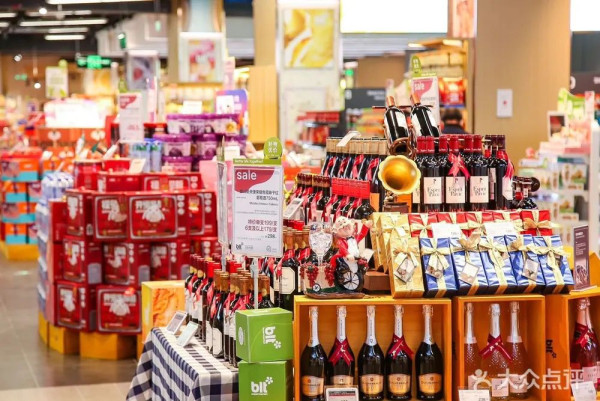 KK MALL｜來源：深圳地鐵、小紅書@跳舞的蓬蓬裙、小紅書@花喵喵、小紅書@暴飲暴食～瑜伽導師Rachel、小紅書@舉個栗子、小紅書@快樂星球、小紅書@耶耶美食、小紅書@莉莉兔子、太二酸菜魚官網、小紅書@蕉下見鹿、小紅書@憨居居-一起吃飯啦、小紅書@花花還能吃億口、小紅書@荔枝飽飽、小紅書@小福星、小紅書@墨鏡喵、番茄口袋、小紅書@會拍的梁波萬、小紅書@小秘書食記、小紅書@深圳吃貨課代表