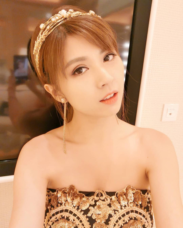 陳煒與老公結婚兩周年蜜遊日本 被熱情奈良鹿仔「攻擊」敏感部位 