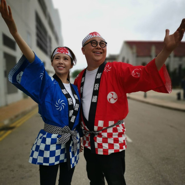 陳煒與老公結婚兩周年蜜遊日本 被熱情奈良鹿仔「攻擊」敏感部位 