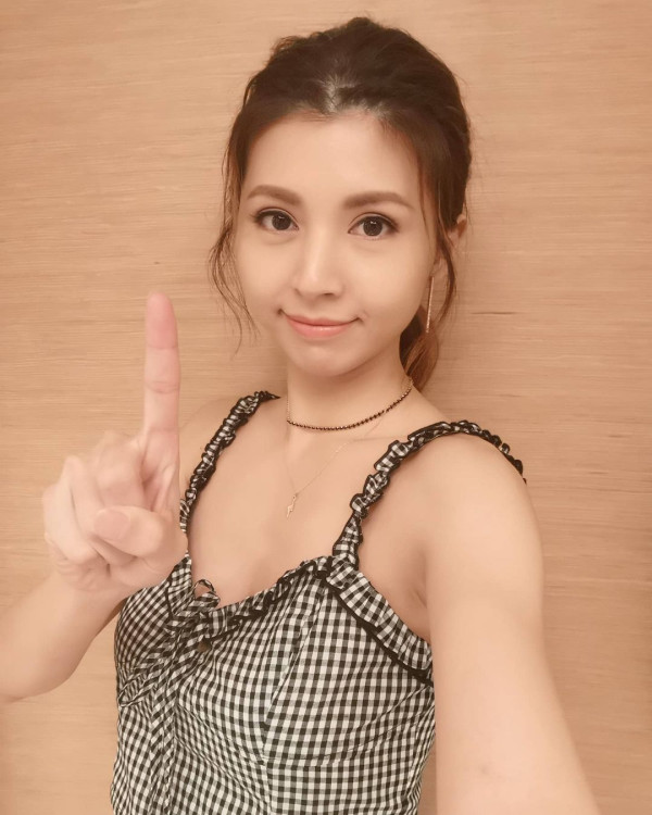 陳煒與老公結婚兩周年蜜遊日本 被熱情奈良鹿仔「攻擊」敏感部位 