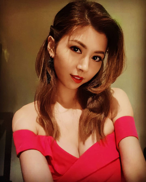 陳煒與老公結婚兩周年蜜遊日本 被熱情奈良鹿仔「攻擊」敏感部位 