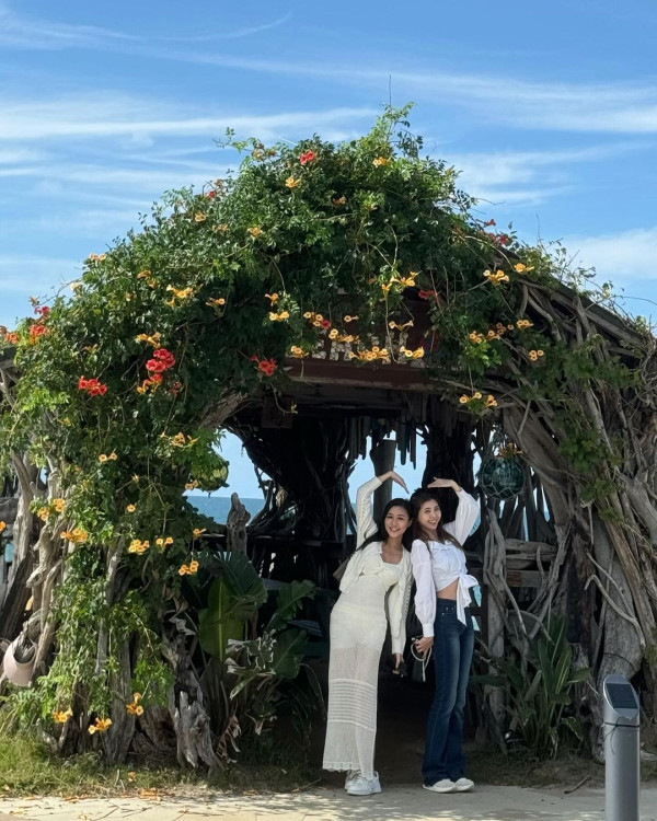 陳煒與老公結婚兩周年蜜遊日本 被熱情奈良鹿仔「攻擊」敏感部位 