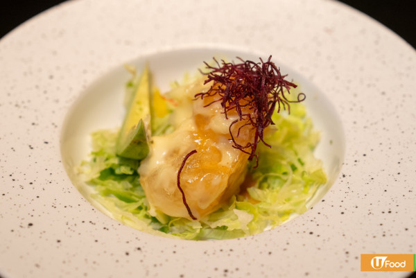 尖沙咀上海淮揚菜餐廳推出大閘蟹套餐   六両公蟹／蟹粉燴⿂翅／專人拆蟹