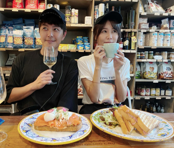 42歲黃翠如最新近照驚現牙籤腳！網民指「又瘦咗」曾被傳孕味濃 