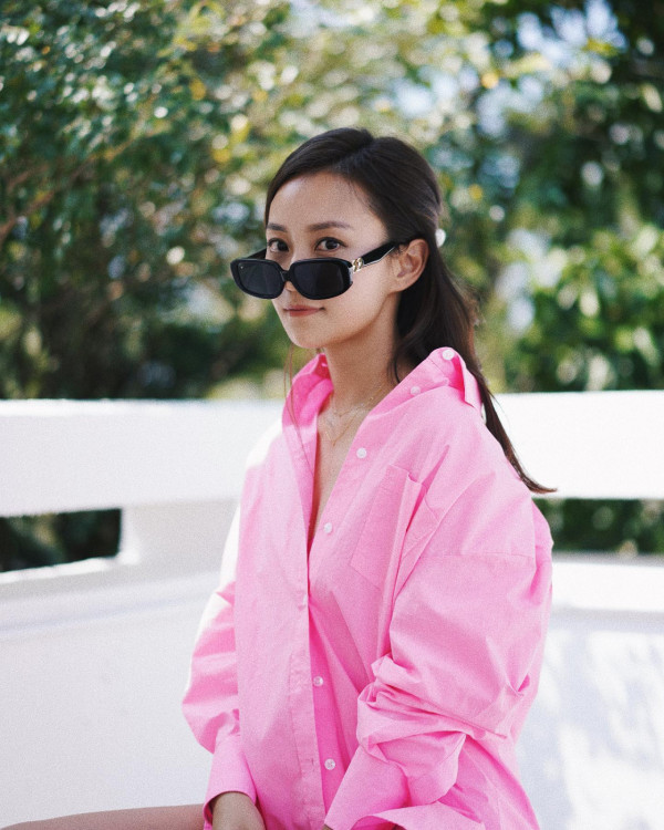 Mandy Lieu英國生圖曝光！搬離億萬豪宅 樸素打扮零化妝狀態驚人 