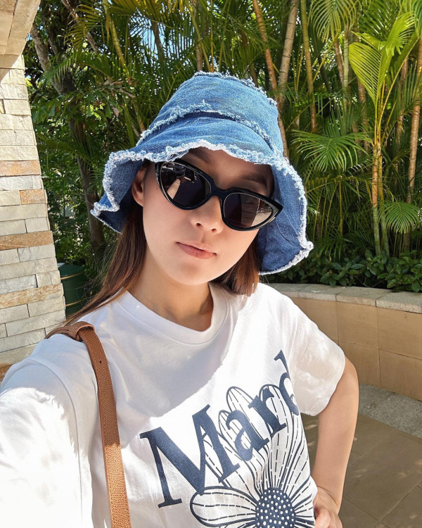 Mandy Lieu英國生圖曝光！搬離億萬豪宅 樸素打扮零化妝狀態驚人 