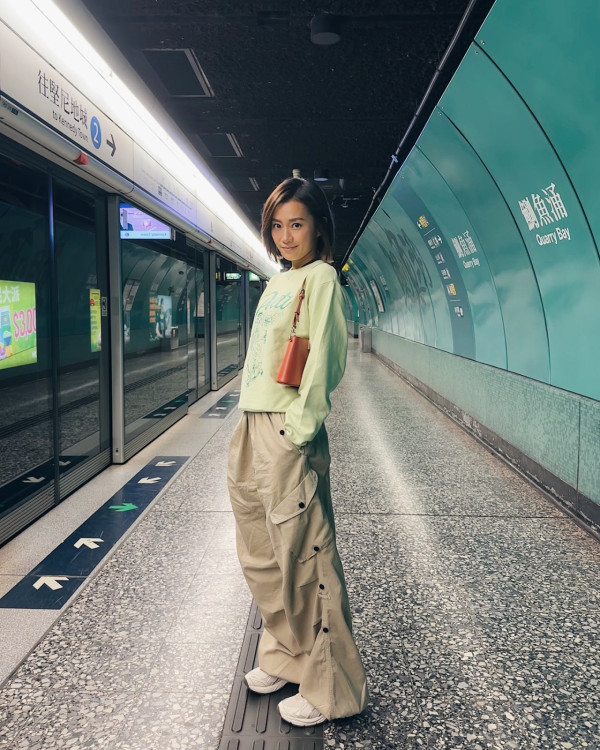 Mandy Lieu英國生圖曝光！搬離億萬豪宅 樸素打扮零化妝狀態驚人 