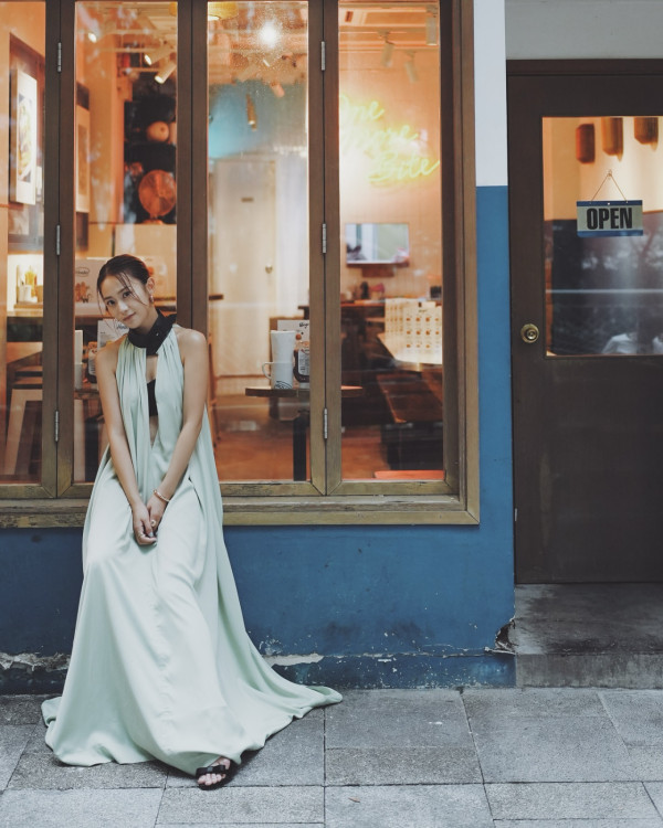 Mandy Lieu英國生圖曝光！搬離億萬豪宅 樸素打扮零化妝狀態驚人 