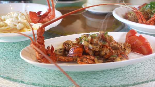 吃貨橫掃港深珠｜彭慧中/梁凱晴/廖慧儀玩轉大灣區！體驗399人仔直昇機遊 無邊際泳池水著派福利 