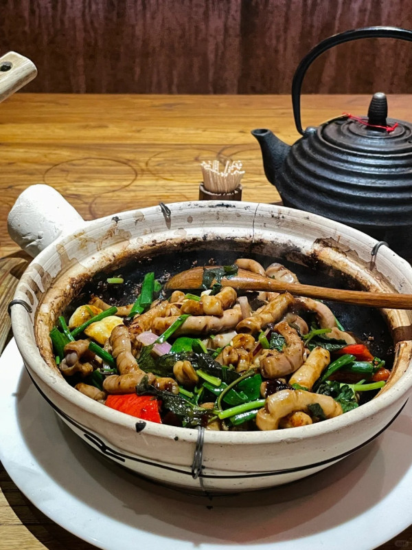 榮生啫啫煲(圖片來源:小紅書@芋頭粉腦袋) 榮生啫啫煲(圖片來源:小紅書@芋頭粉腦袋)