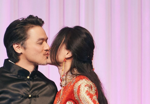 舒淇成都搭飛機返港狀態跌watt？包到冚仍難掩倦容 網友全憑一個特徵認出 