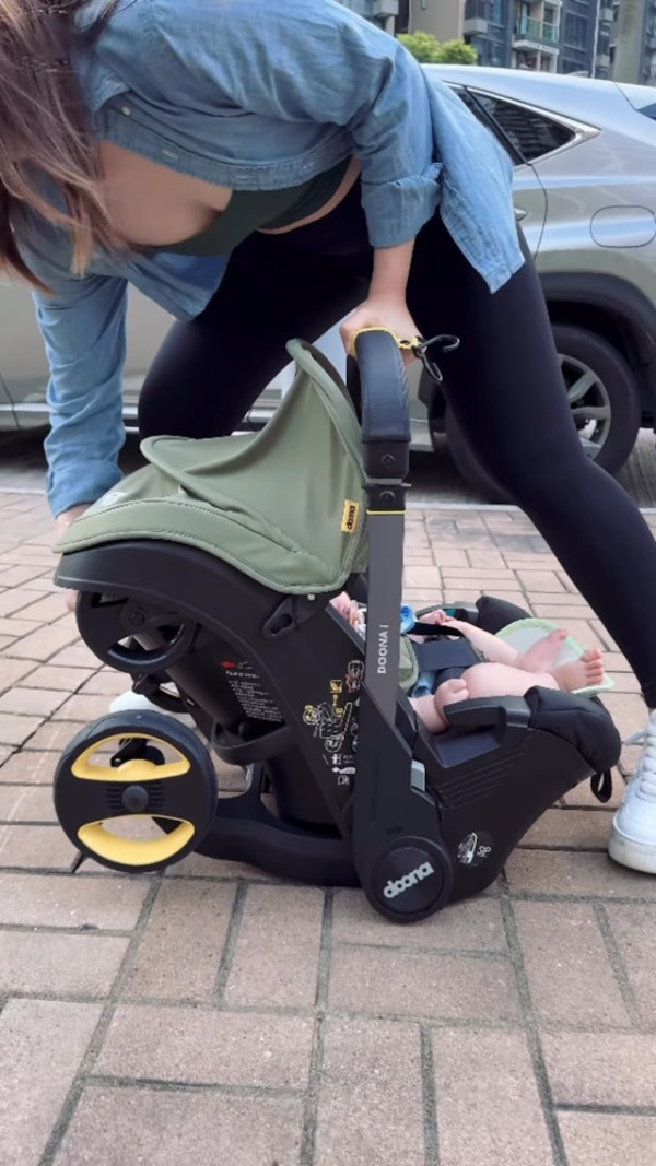 港姐亞軍許子萱牛津碩士畢業照大曬美腿！昔日是非不絕 卸任後即赴外國進修 