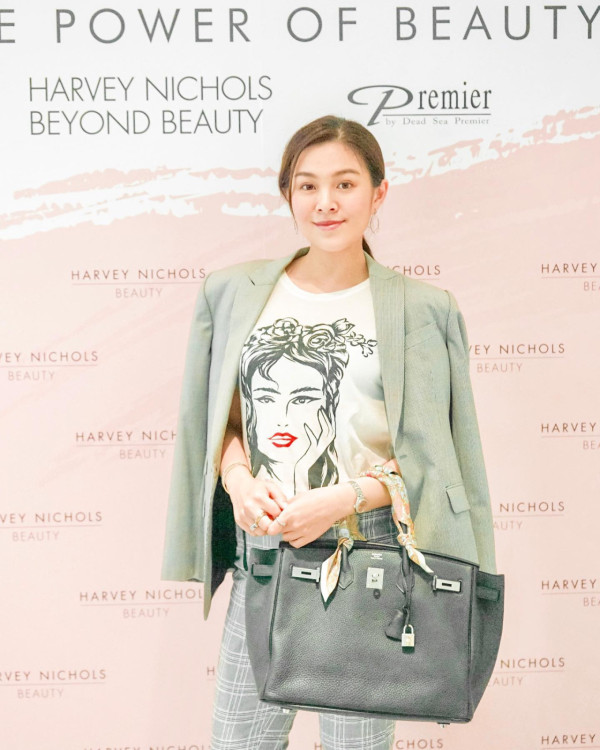 前港姐冠軍著比堅尼歐遊！突然性感露肉派福利！ 