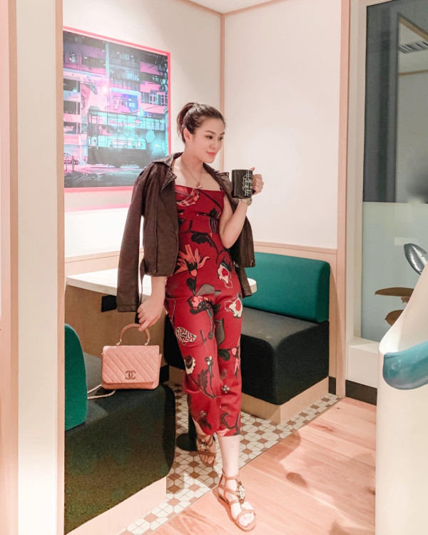 前港姐冠軍著比堅尼歐遊！突然性感露肉派福利！ 